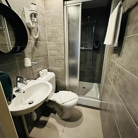 Szálloda Du Maine 2*