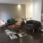 Du Maine Hotell