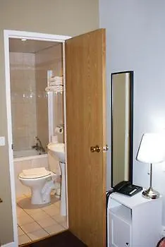 Du Maine Hotel 2*