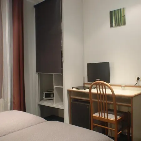 Du Maine Hotel 2*