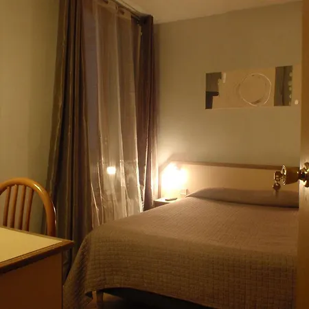 Du Maine Hotel París