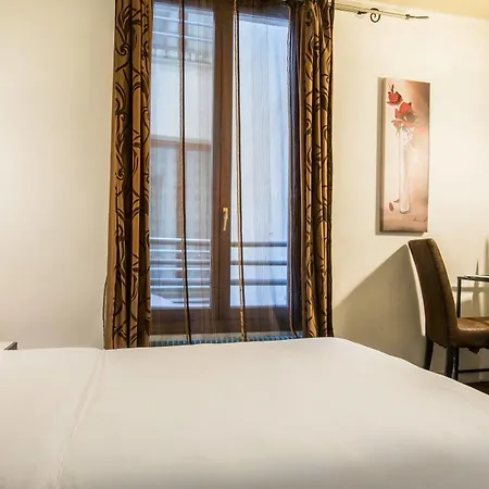 Du Maine Hotel