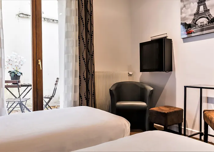 Du Maine Hotel 2*