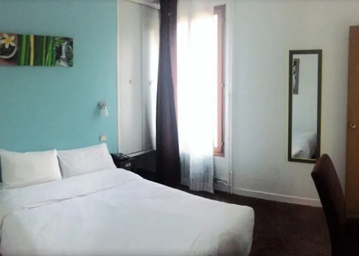 Du Maine Hotel 2*