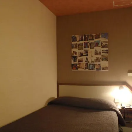 Du Maine 2* Παρίσι